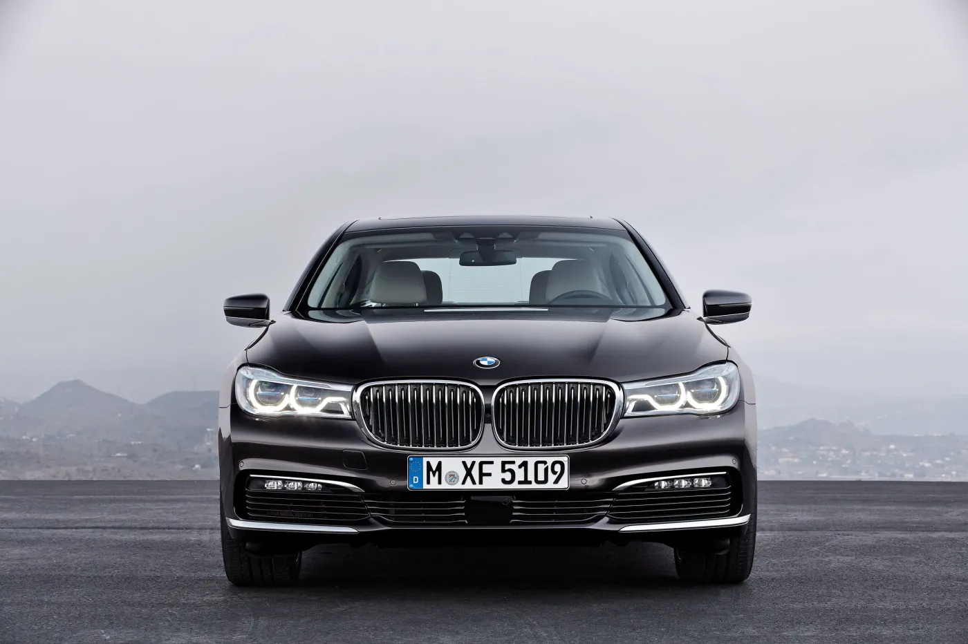 7863609-bmw-serii-7.jpg