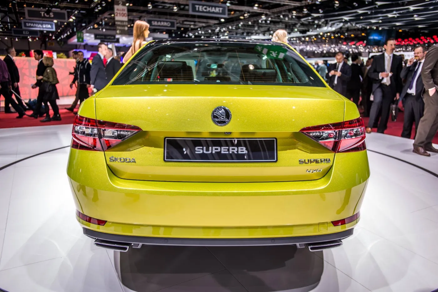 7574407-skoda-superb.jpg