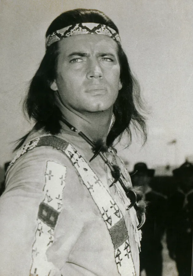8379025-pierre-brice.jpg