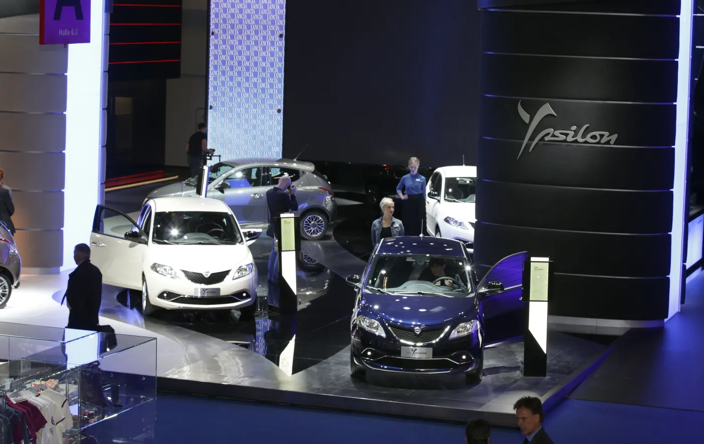 8234565-lancia-ypsilon.jpg