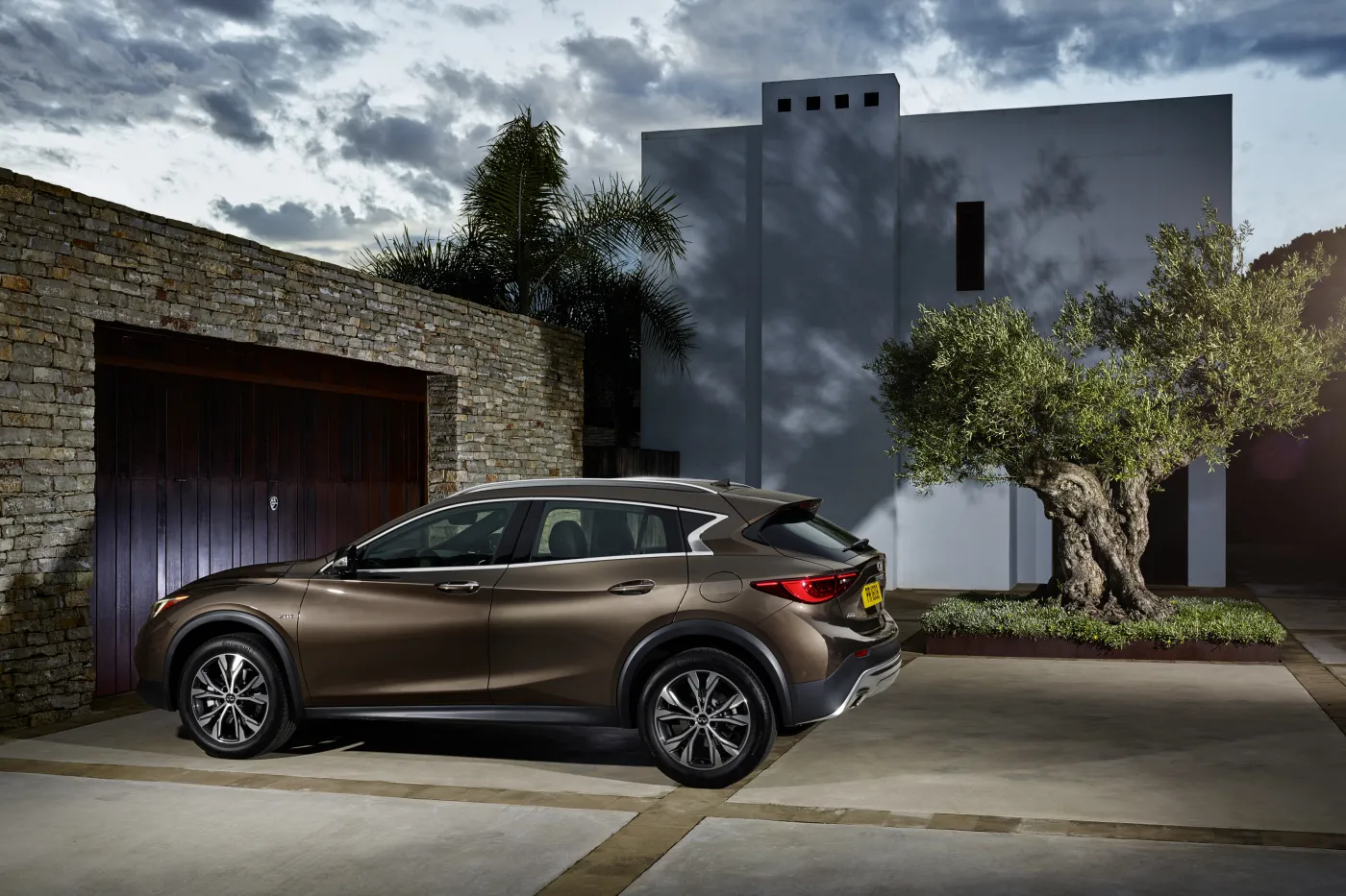 8438283-infiniti-qx30.jpg