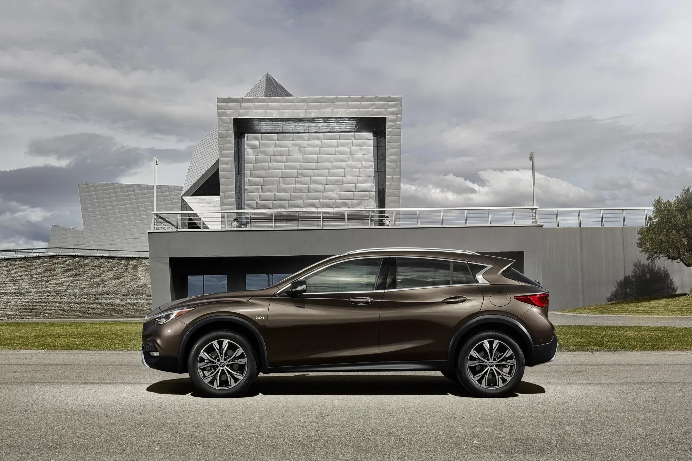 8438379-infiniti-qx30.jpg