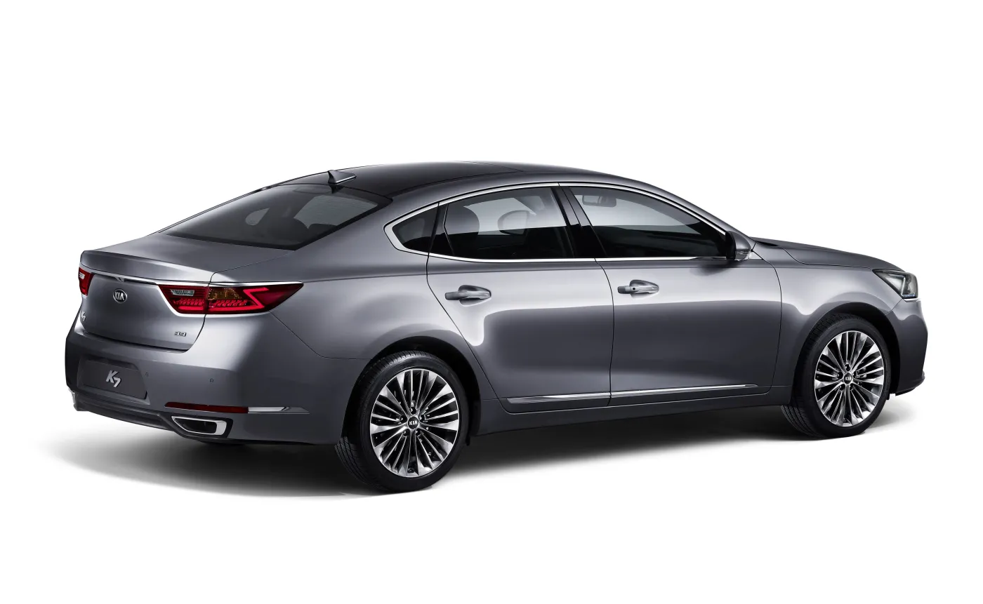 8471104-kia-cadenza.jpg