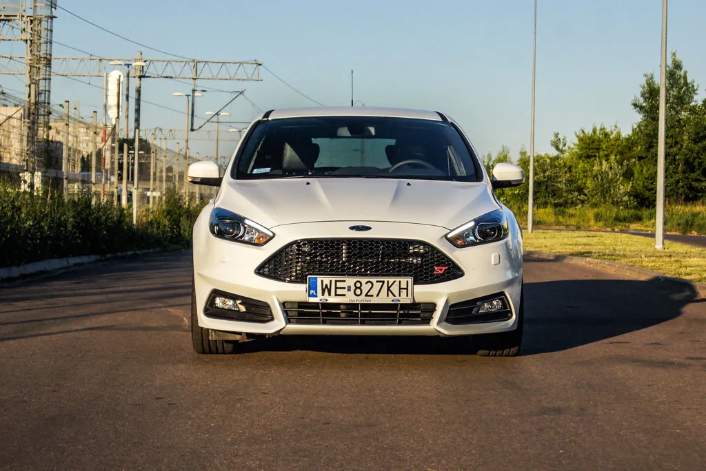 8178265-ford-focus-st.jpg