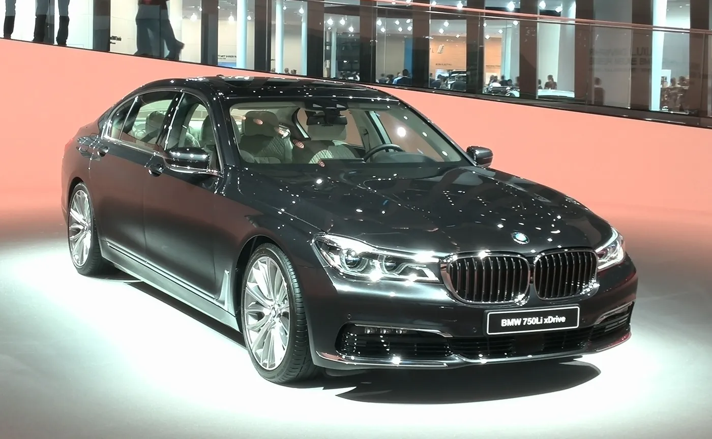 8540142-bmw-serii-7.jpg