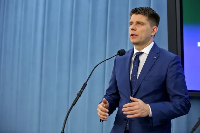 Nowoczesna chce pomóc rządowi w pisaniu ustawy 500 złotych na dziecko