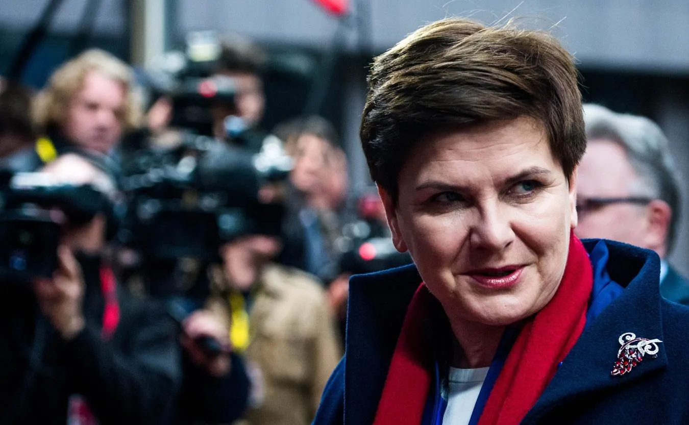 Szydło "na żywo" na Facebooku odpowiadała na pytania internautów
