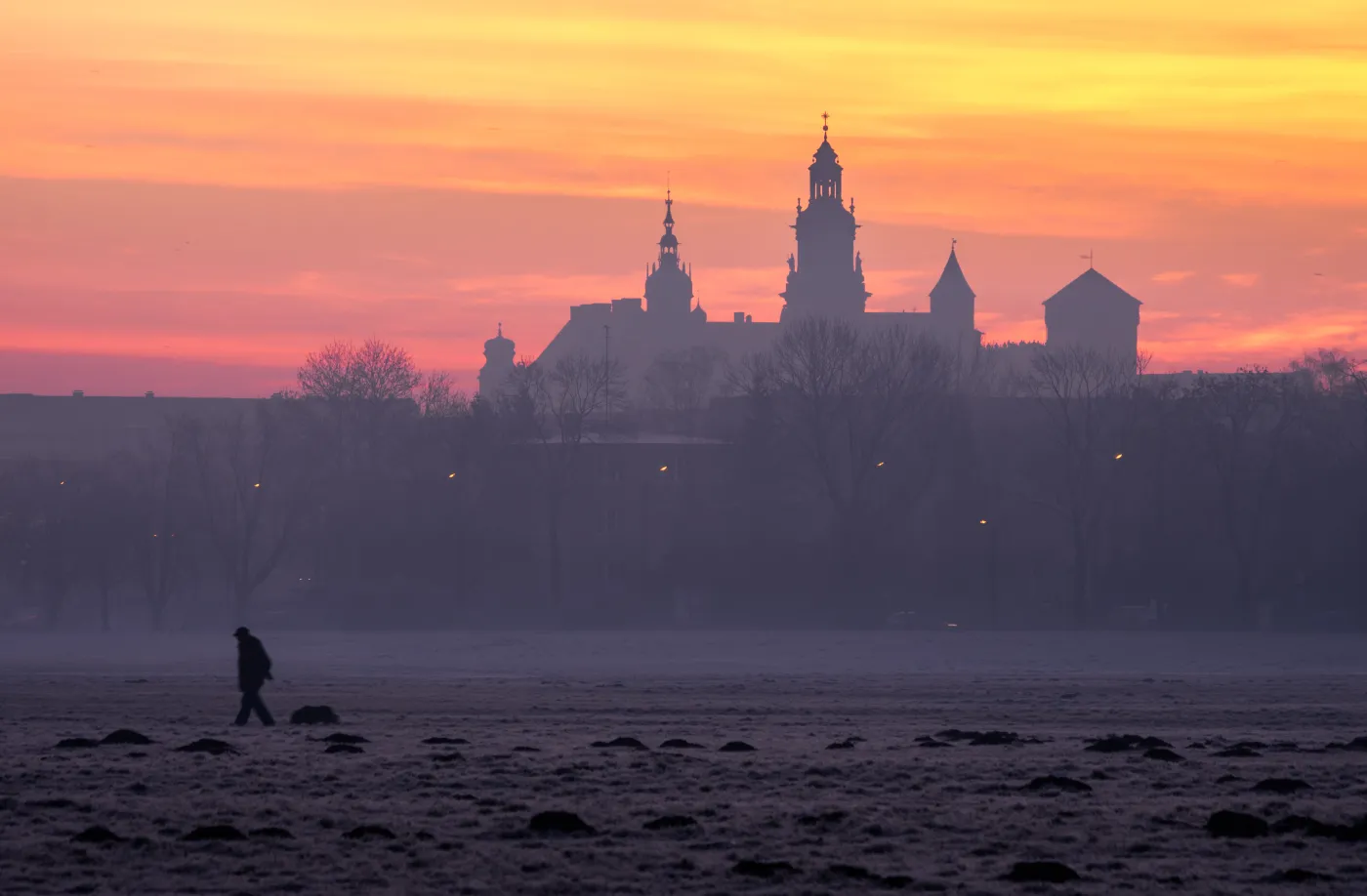 Darmowa komunikacja miejska dla kierowców w Krakowie. Wszystko przez smog
