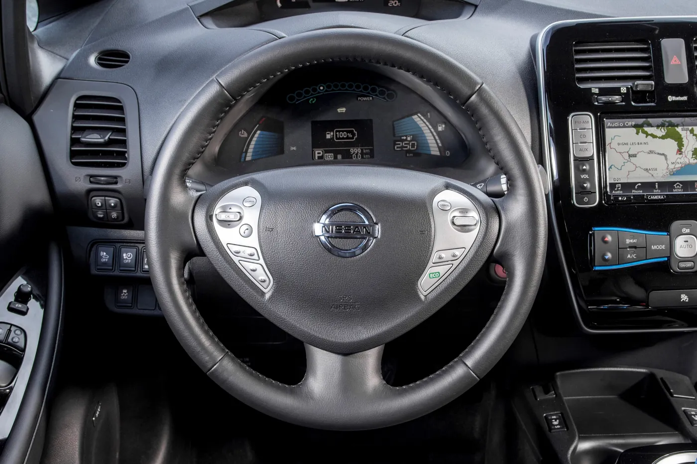 8195751-nissan-leaf.jpg