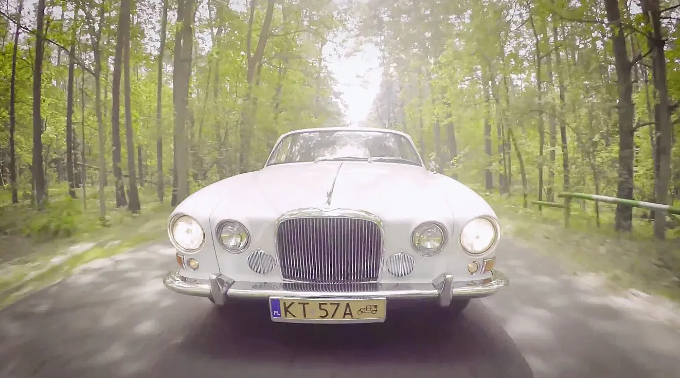 8203826-jaguar-mark-x.jpg