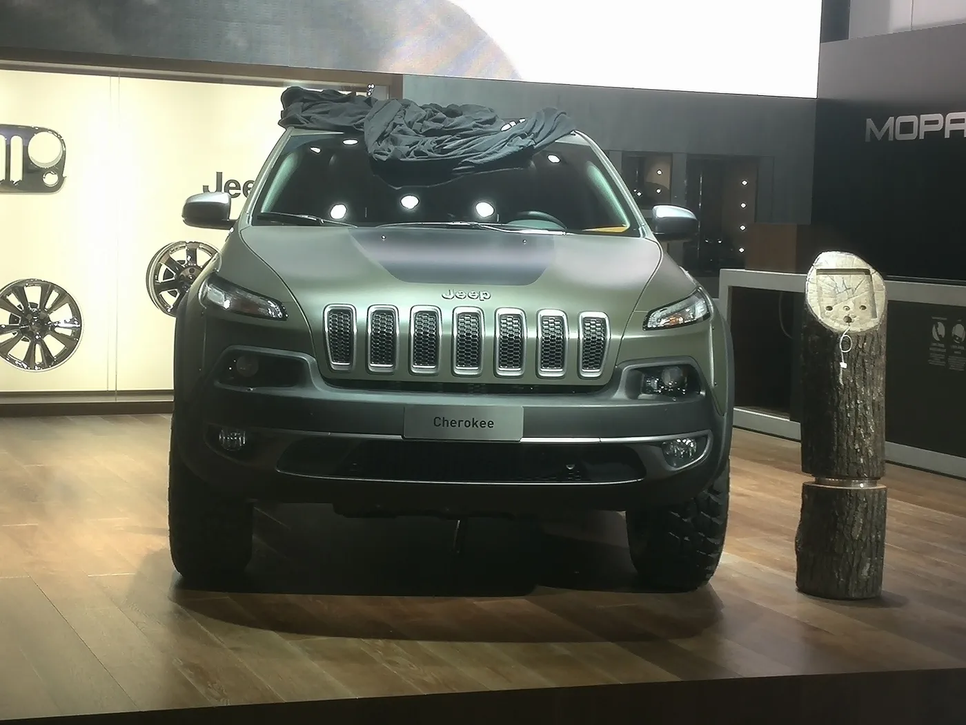 8207879-jeep-cherokee.jpg