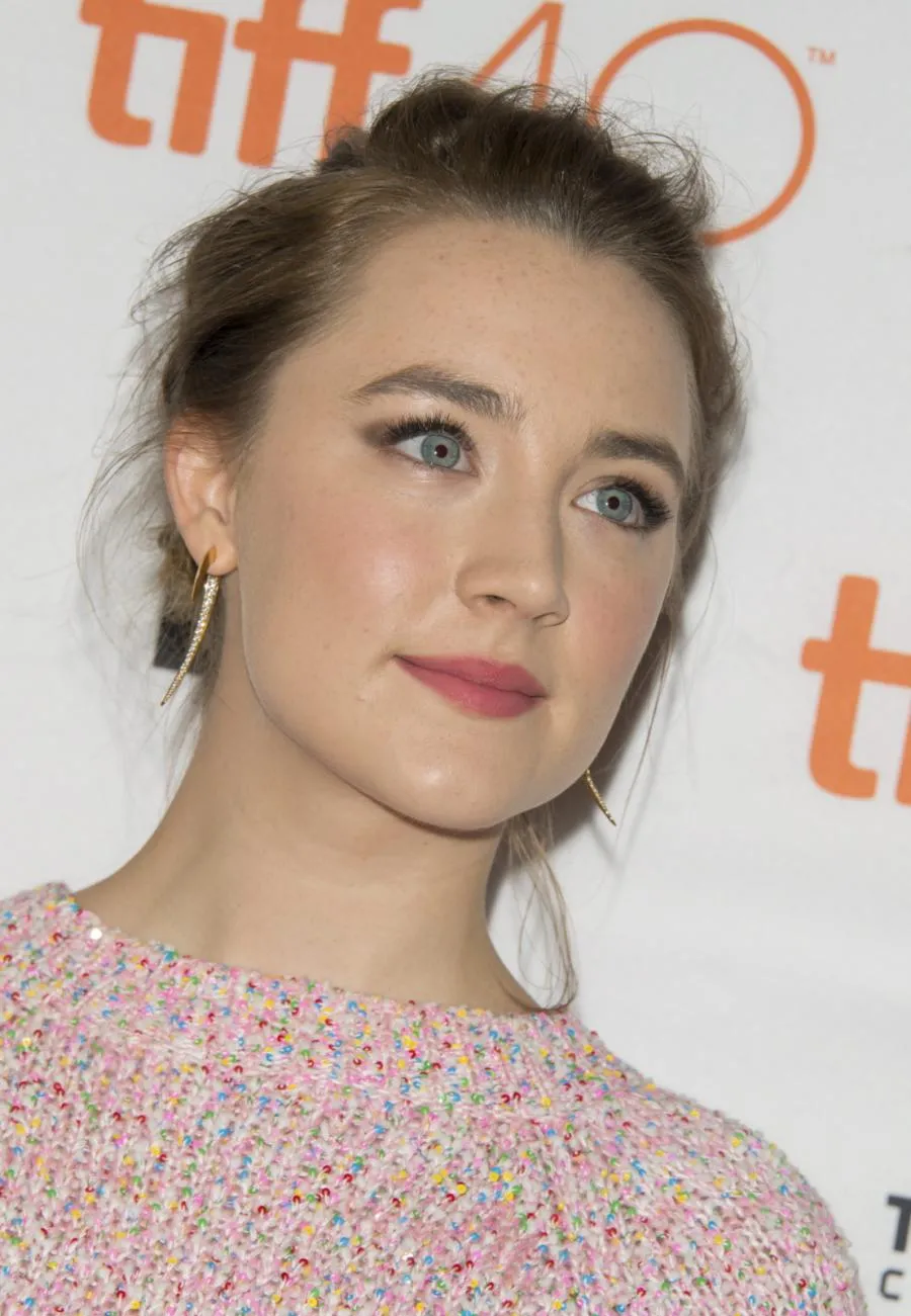 8207729-saoirse-ronan.jpg