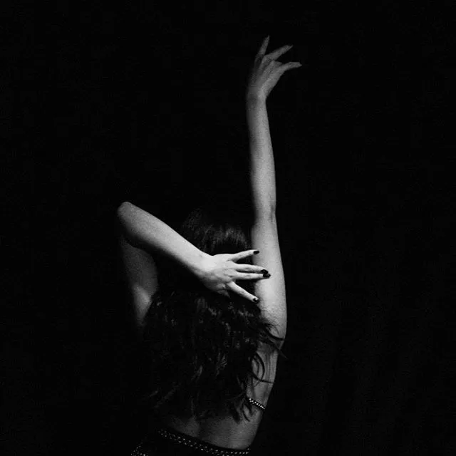 8213810-selena-gomez.jpg