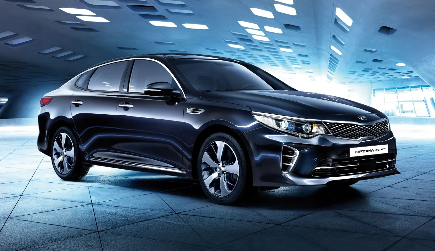 8236358-kia-optima-gt.jpg