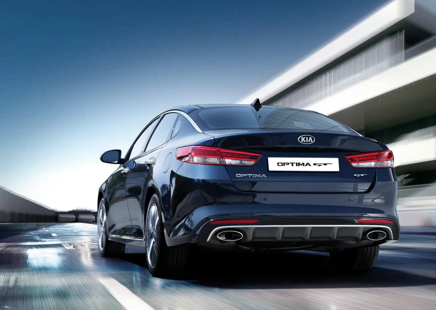 8243331-kia-optima-gt.jpg