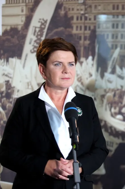 8241594-beata-szydlo.jpg