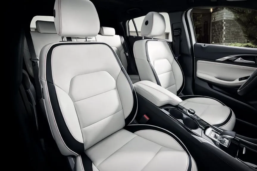 8253644-infiniti-q30.jpg