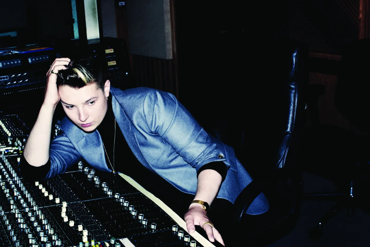 5580376-john-newman.jpg
