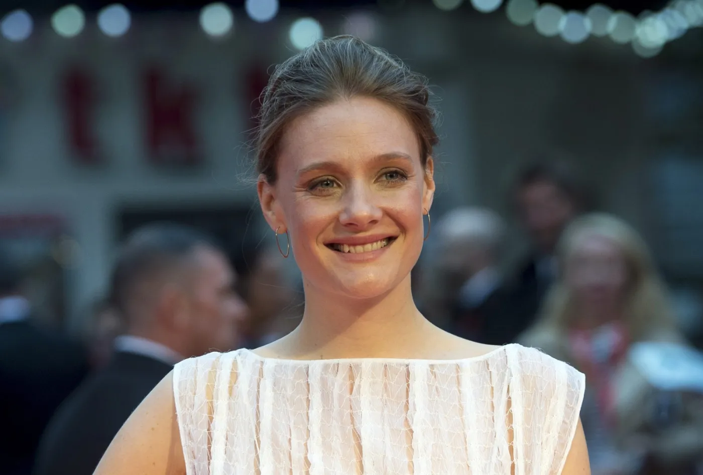 8295166-romola-garai.jpg