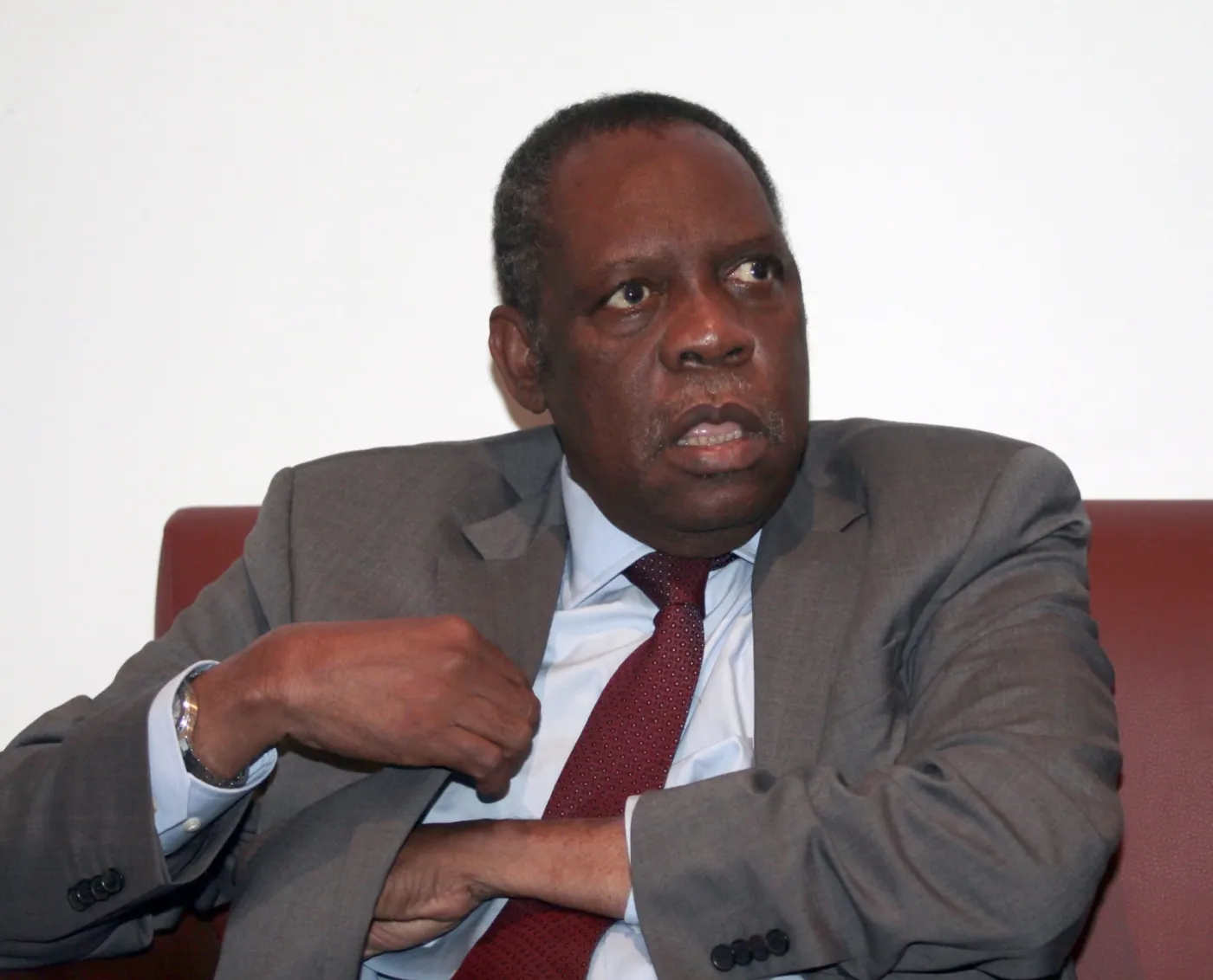  Issa Hayatou