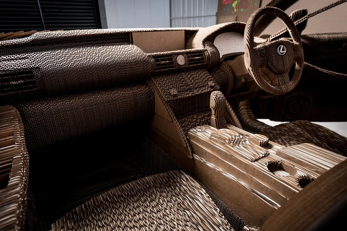 8303567-lexus-is-300h.jpg