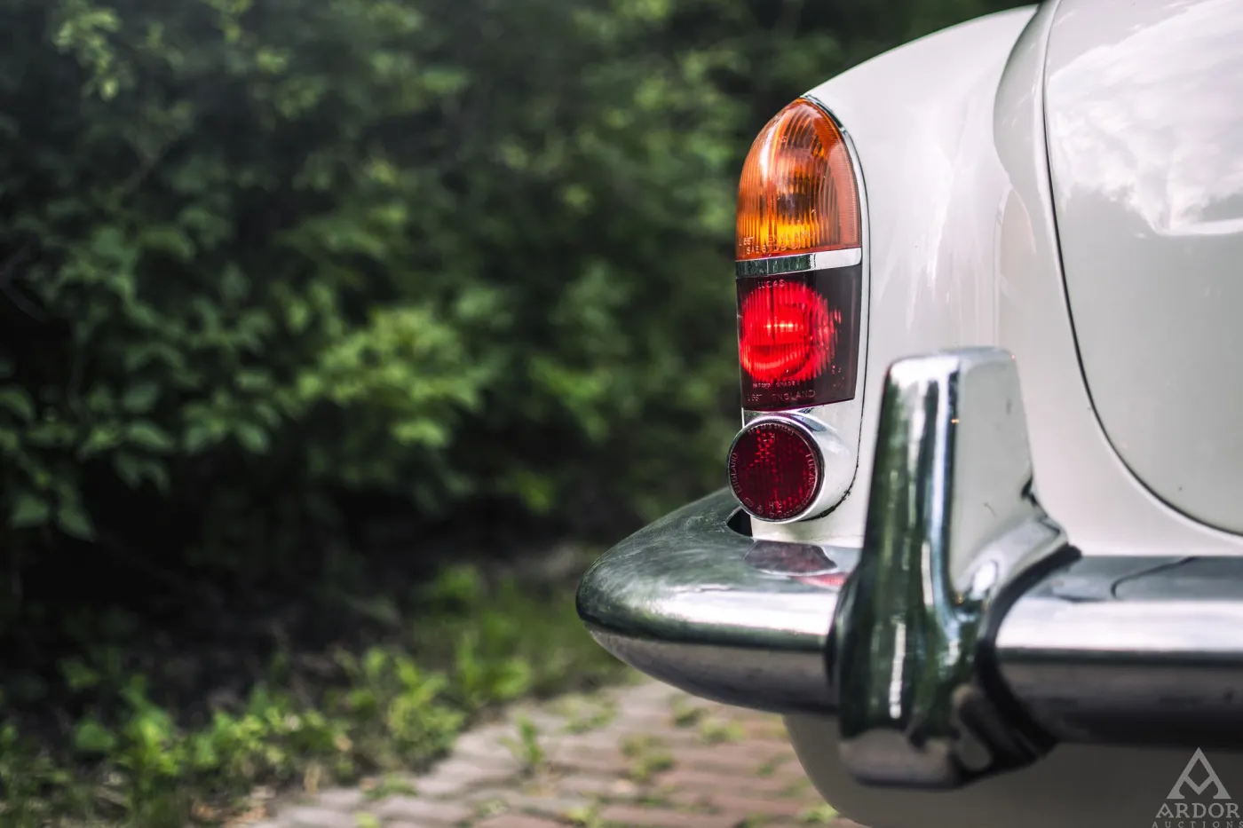8327683-jaguar-mark-x.jpg