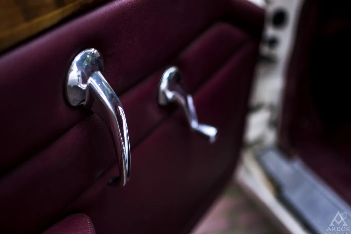 8327843-jaguar-mark-x.jpg