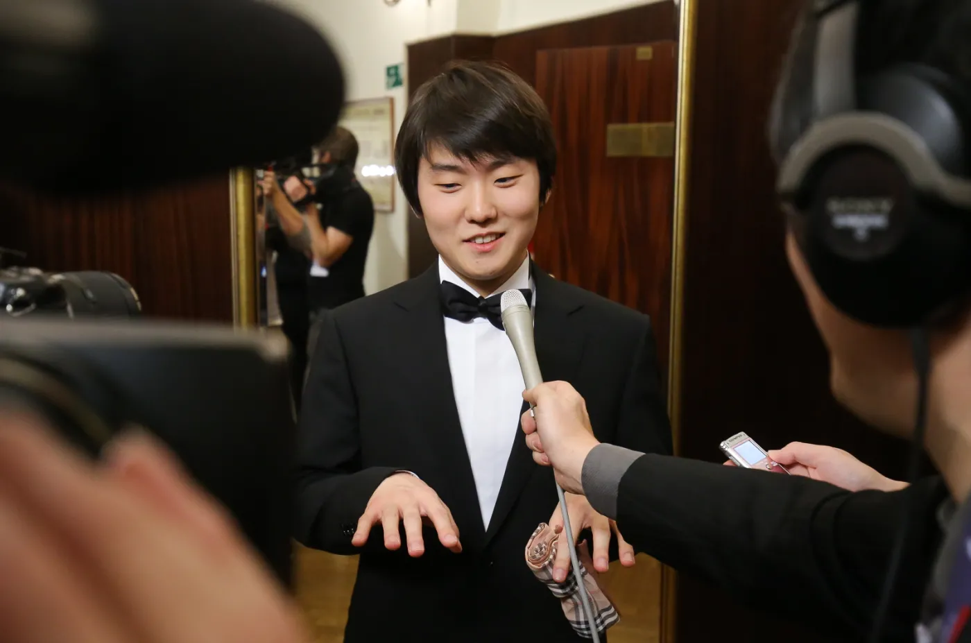 8342202-seong-jin-cho.jpg