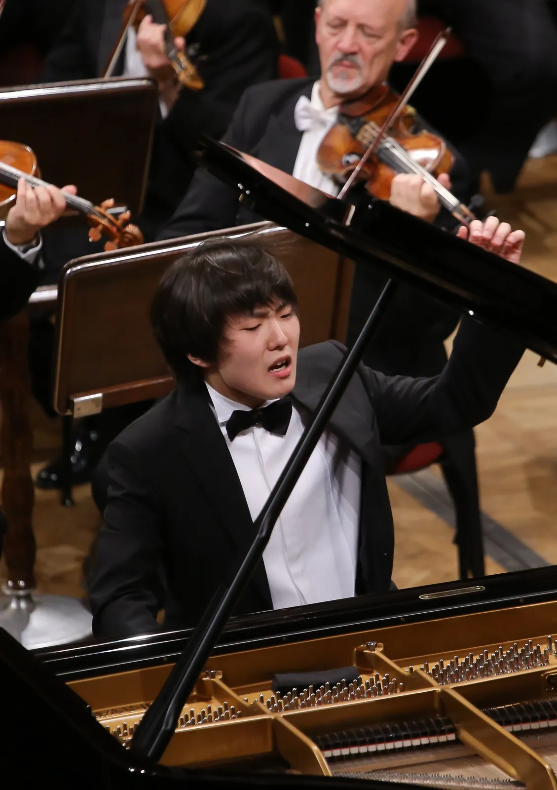 8351777-seong-jin-cho.jpg