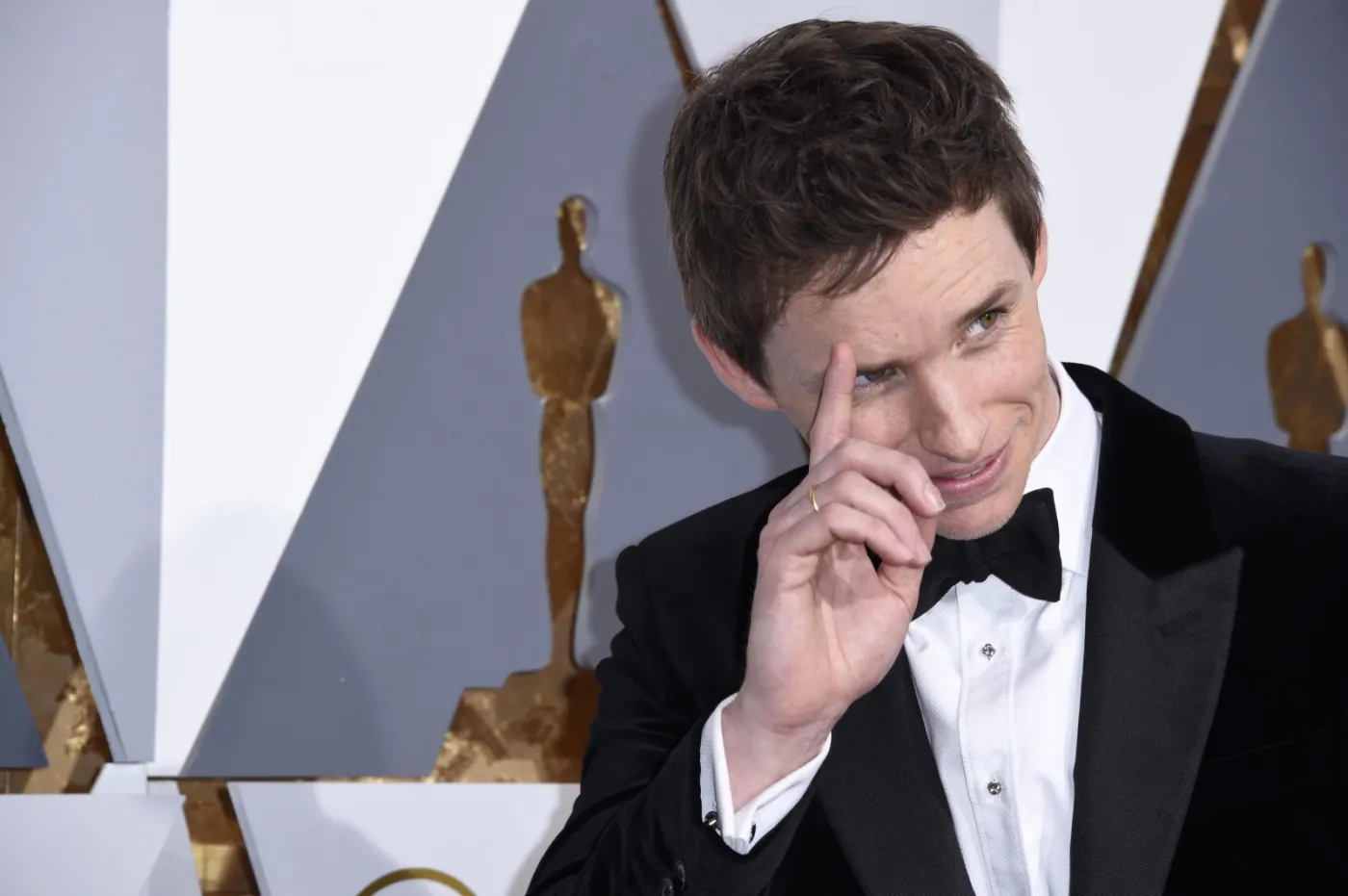 8791126-eddie-redmayne.jpg