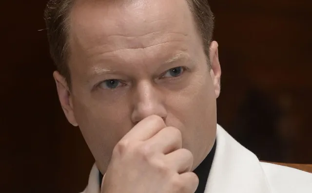"Wiadomości" upominają Macieja Stuhra za żarty. "Przywołały bolesne wspomnienia"