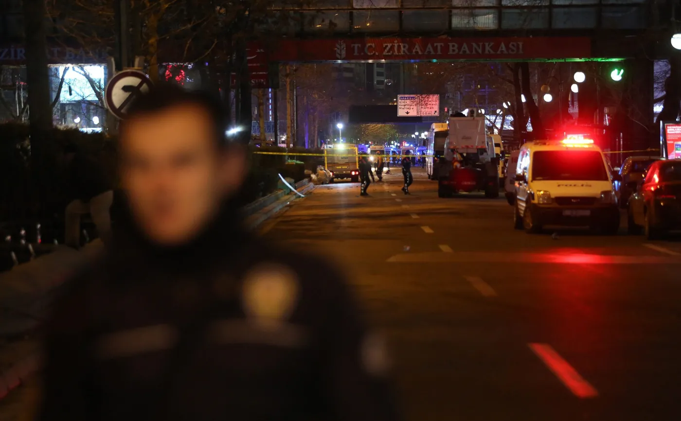 Ankara, Turcja. Zamach bombowy w centrum miasta. Jest wielu zabitych