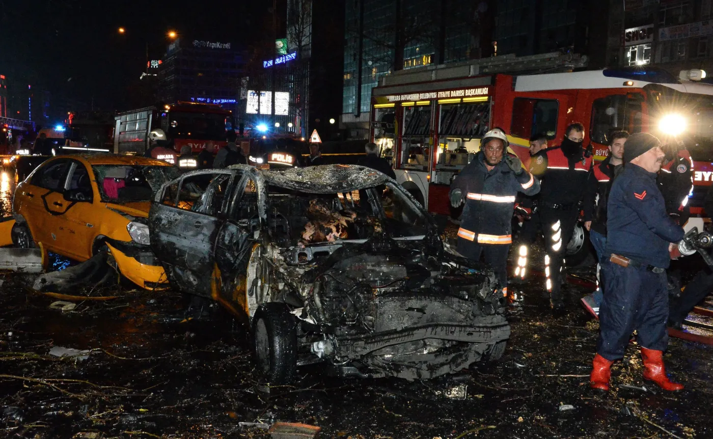 Ankara, Turcja. Zamach bombowy w centrum miasta. Jest wielu zabitych