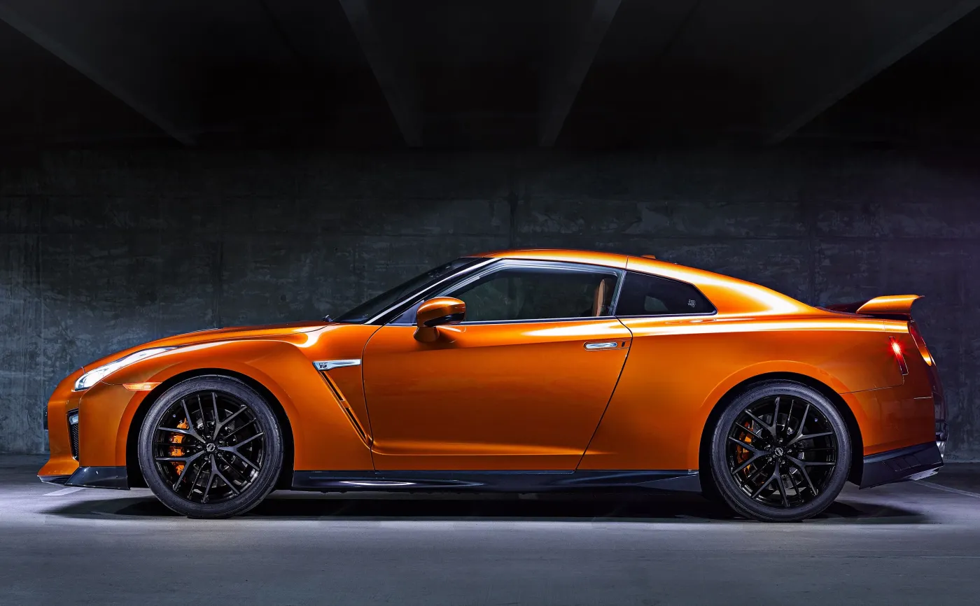8982522-nissan-gt-r.jpg