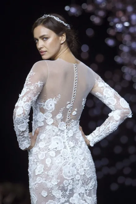 8989662-irina-shayk.jpg