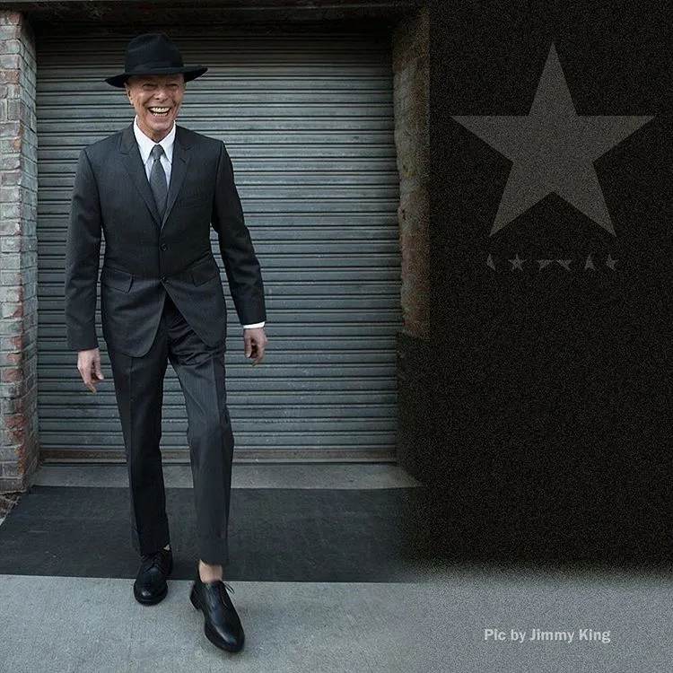 8613412-david-bowie.jpg