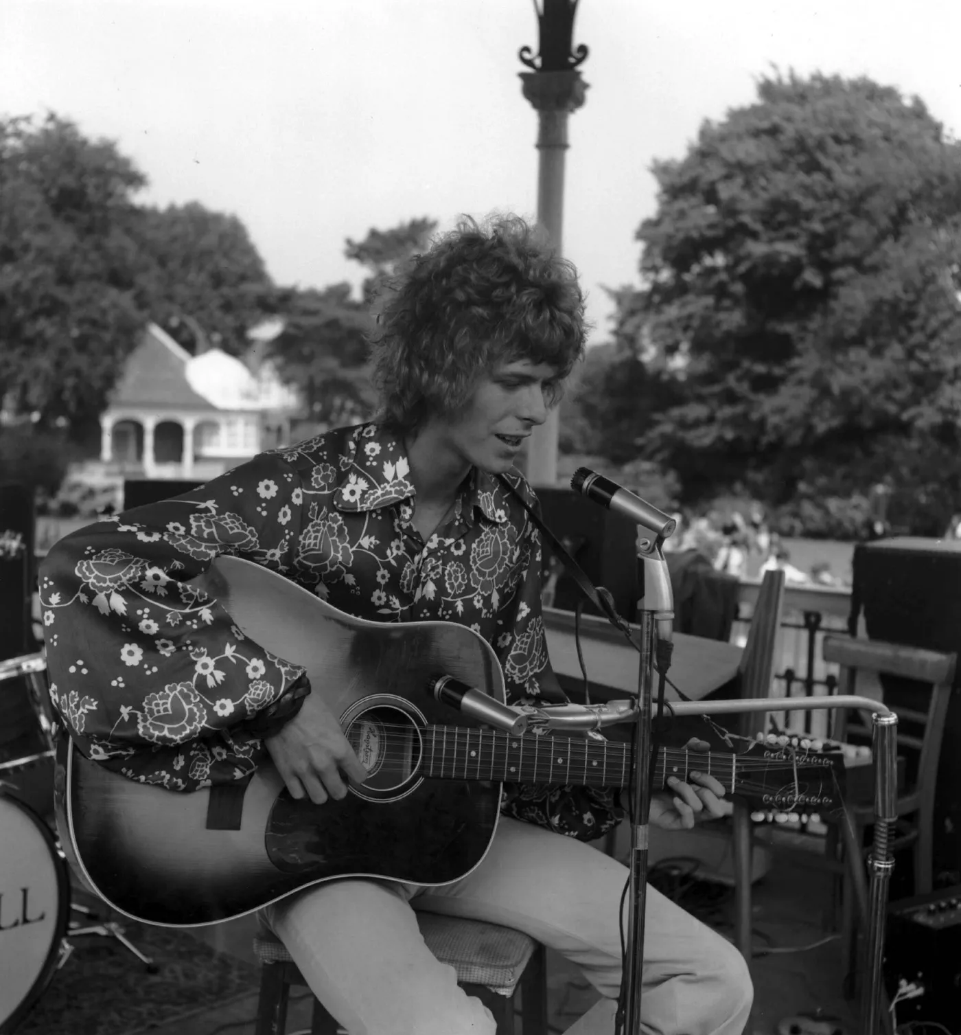 8621747-david-bowie.jpg