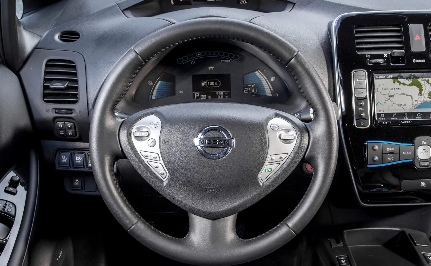 8632245-nissan-leaf.jpg