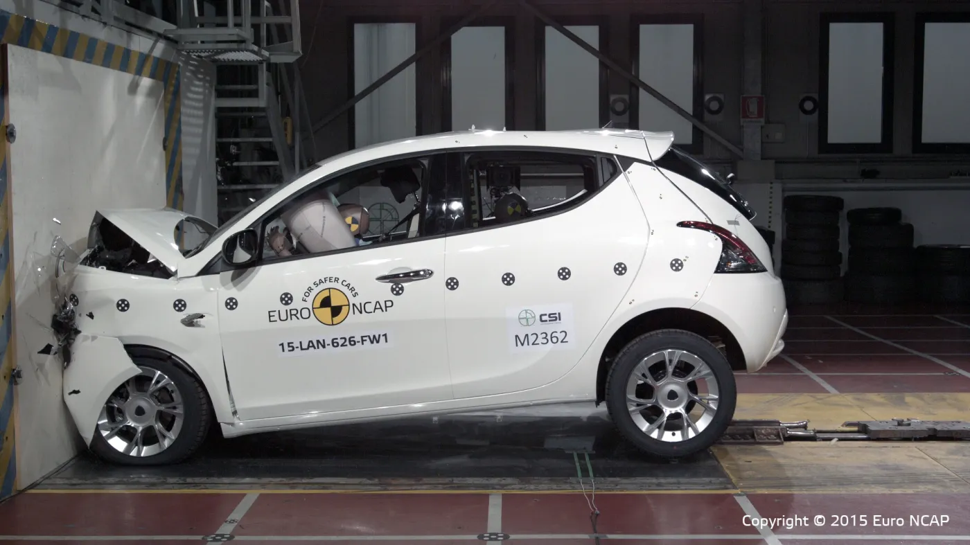 8501800-lancia-ypsilon.jpg