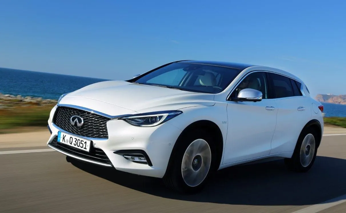 8635319-infiniti-q30.jpg