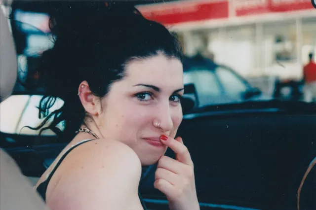 Amy Winehouse odeszła 4 lata temu. Była "Janis Joplin naszych czasów" [NIEZNANE ZDJĘCIA]