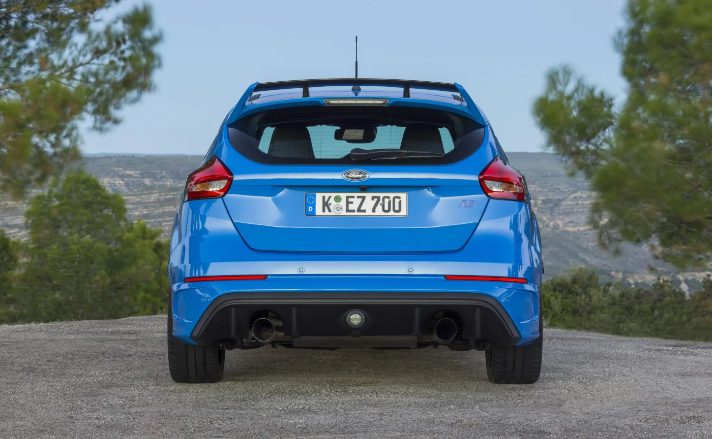8650441-ford-focus-rs.jpg