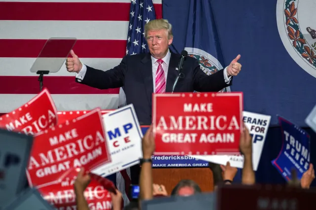Szef kampanii Clinton: Trump może być "marionetką Kremla"