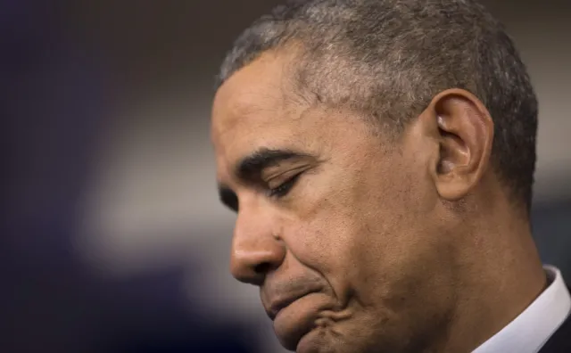 Barack Obama szuka pracy. Urzędniczka odprawia go z kwitkiem... [ZOBACZ WIDEO]