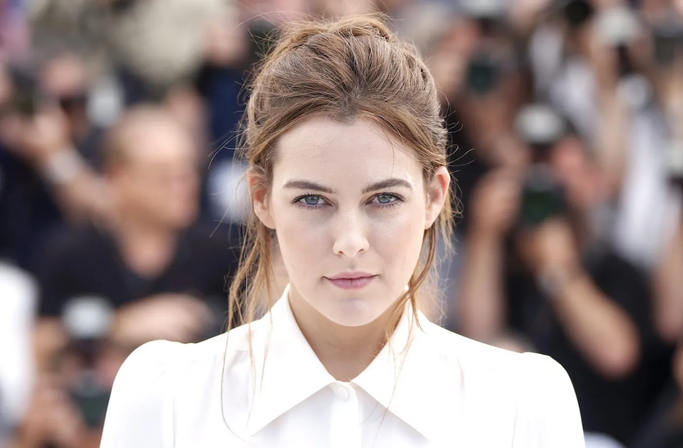 9041417-riley-keough.jpg