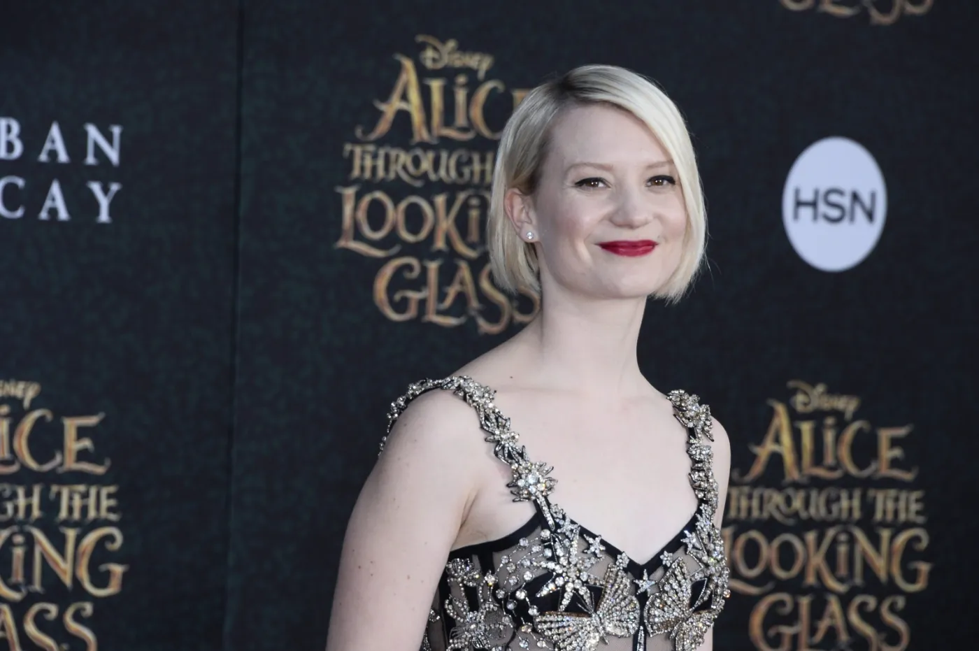 9075429-mia-wasikowska.jpg