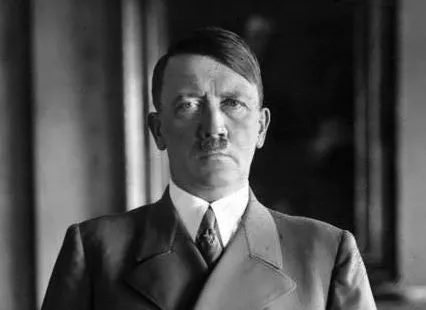 Skrajnie prawicowe wydawnictwo zapowiedziało wydanie "Mein Kampf" Hitlera