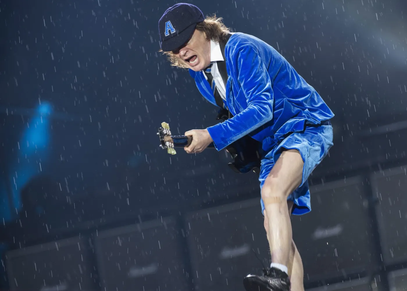 Angus Young: Musimy dokończyć tę trasę. Do tego się zobowiązaliśmy