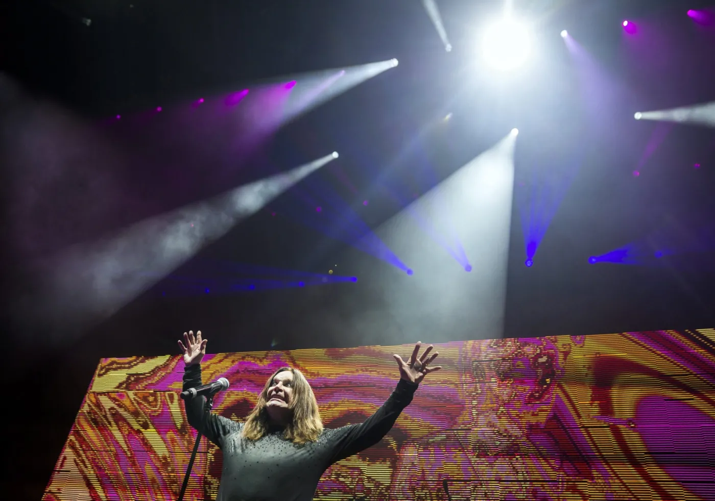 9106662-black-sabbath.jpg