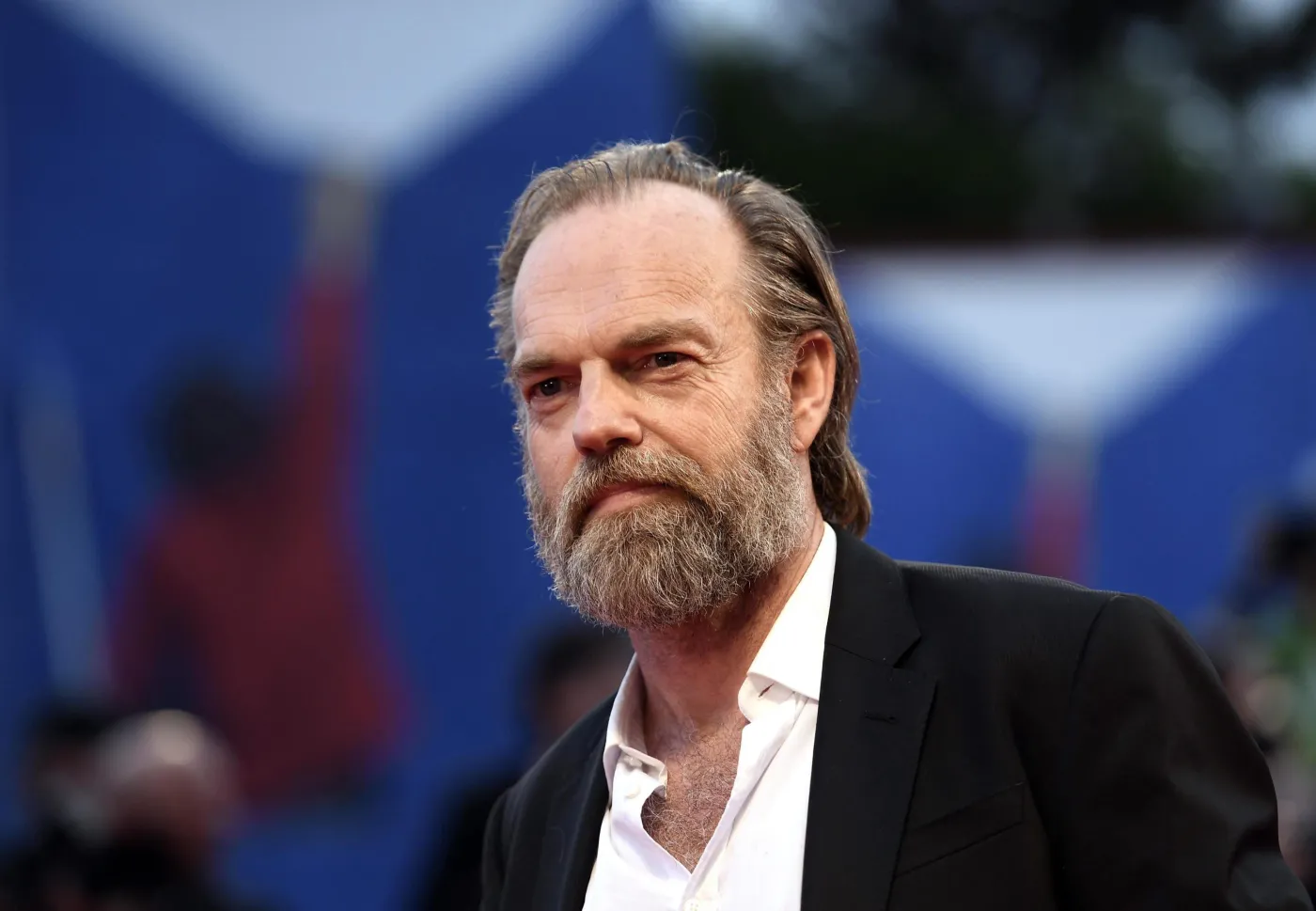 Hugo Weaving